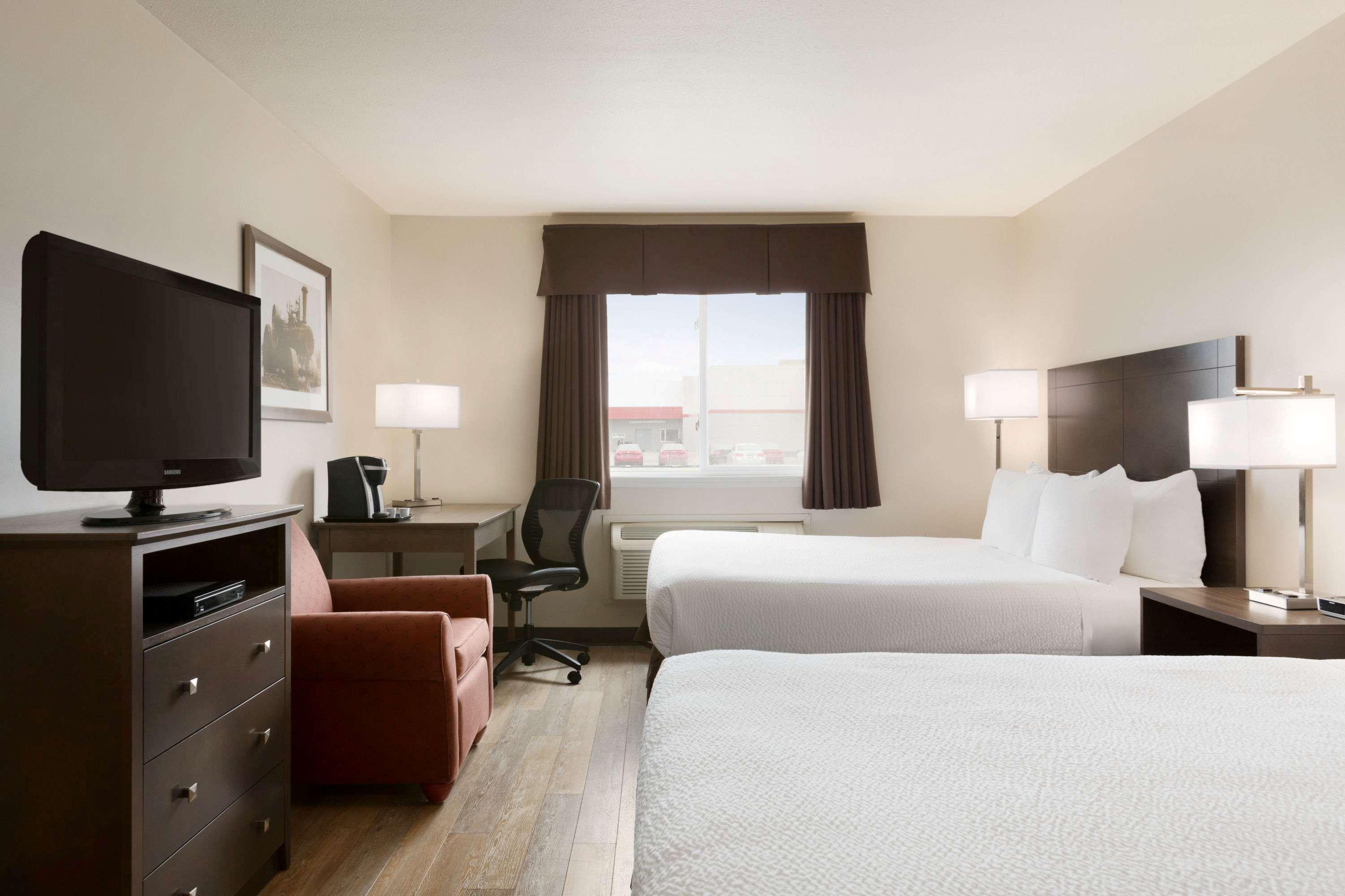Days Inn By Wyndham Steinbach Exterior foto
