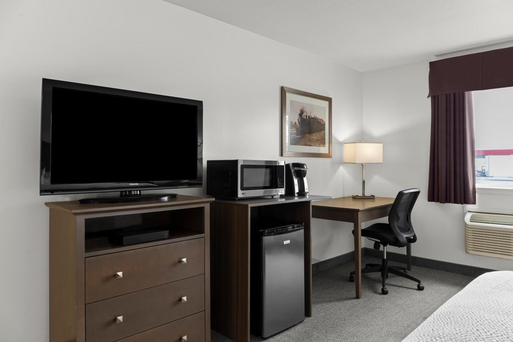 Days Inn By Wyndham Steinbach Exterior foto