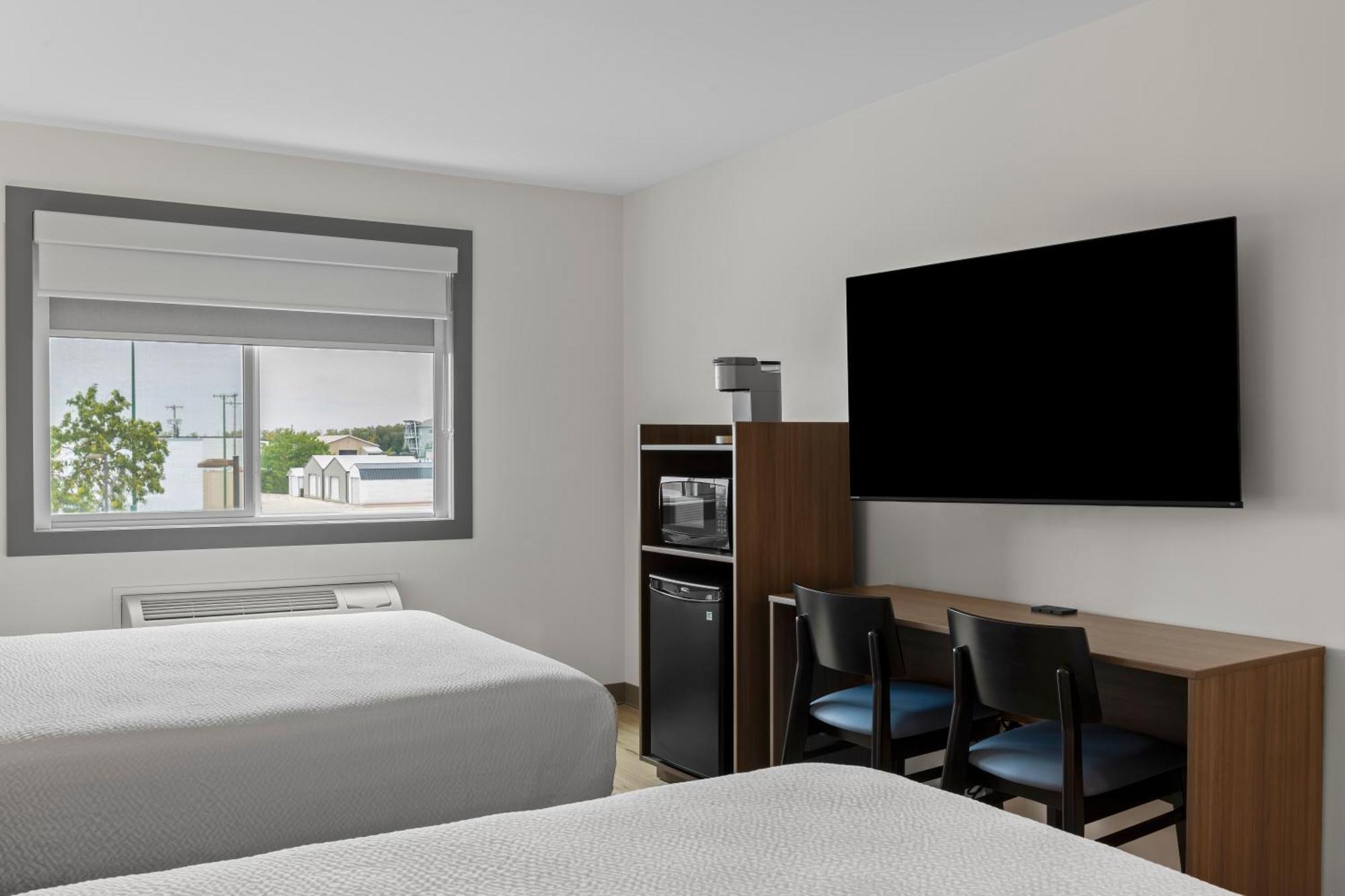 Days Inn By Wyndham Steinbach Exterior foto