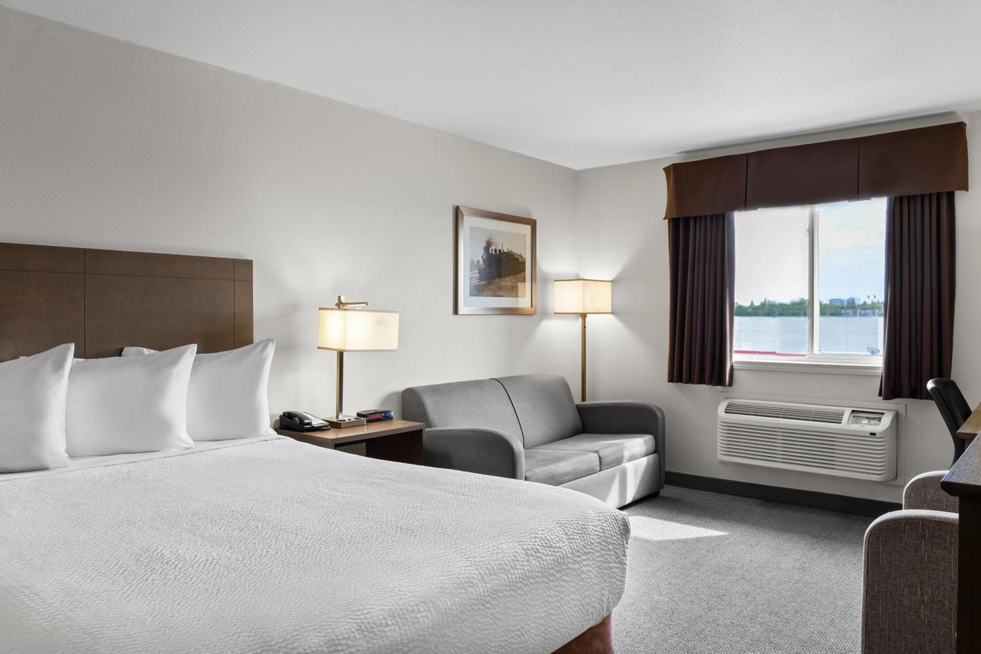 Days Inn By Wyndham Steinbach Exterior foto